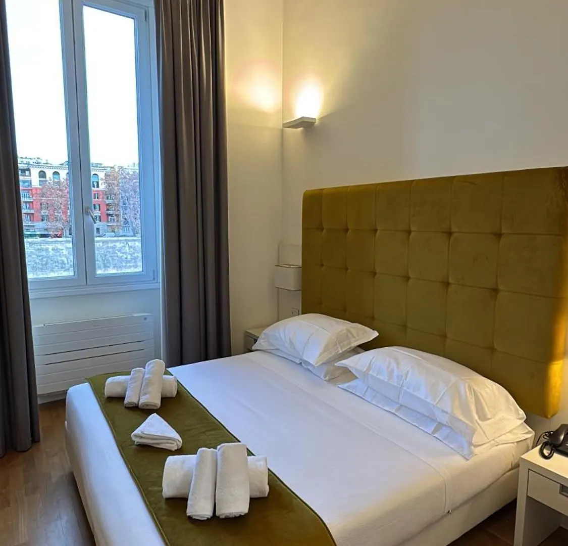 History Suite Essence Rome