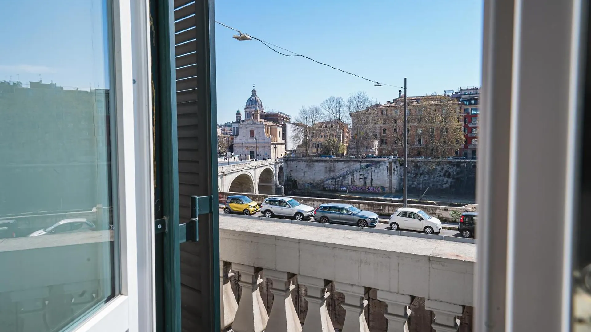 History Suite Essence Rome Italy