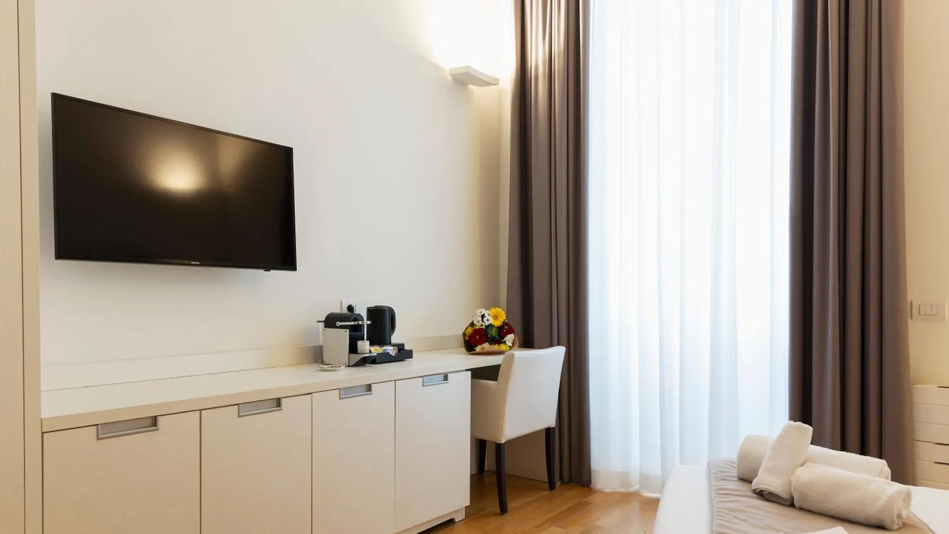 History Suite Essence Rome Bed & Breakfast