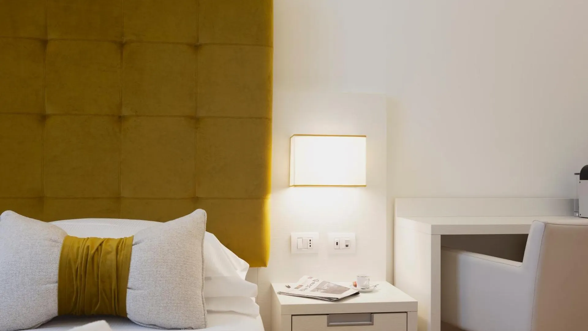 History Suite Essence Rome Bed & Breakfast