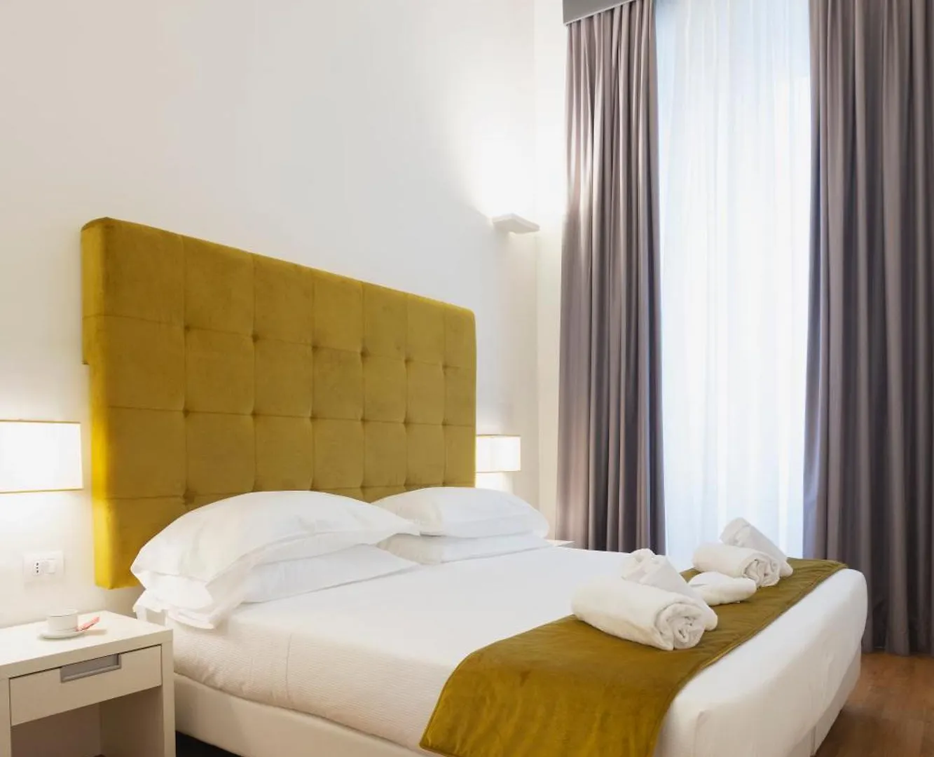 History Suite Essence Rome
