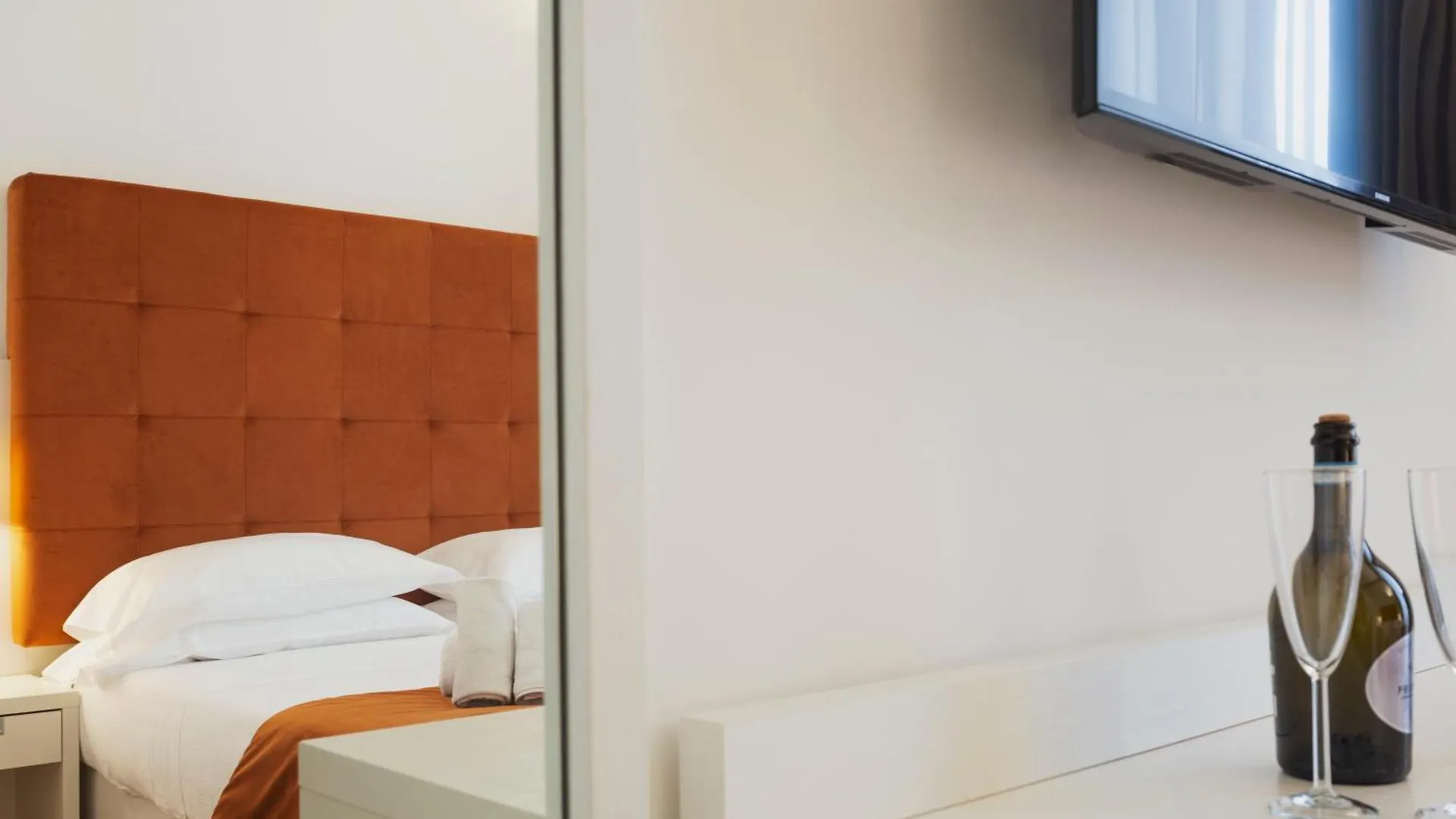 Bed & Breakfast History Suite Essence Rome Italy